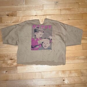 Revue Vintage Tan Graphic crew cropped distressed unisex L